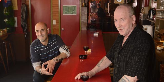 Portrait de Txetxo, dans son bar, le 10 juillet 2016 